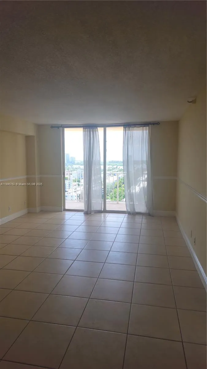 290 174th St, #1905