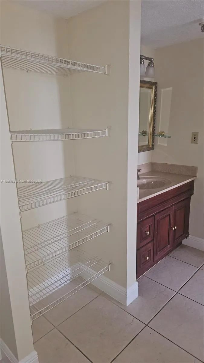 290 174th St, #1905