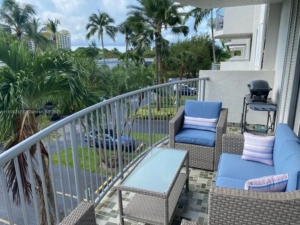 210 Sea View Dr, #312
