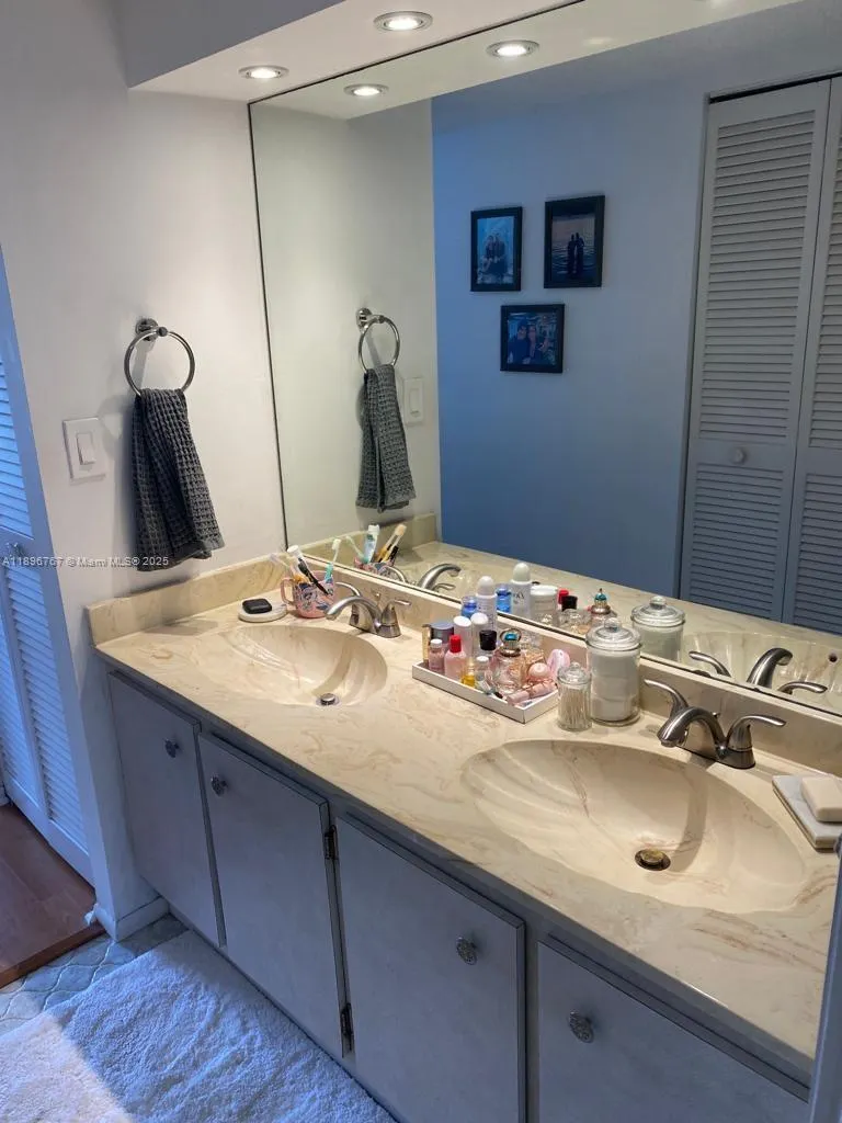210 Sea View Dr, #312