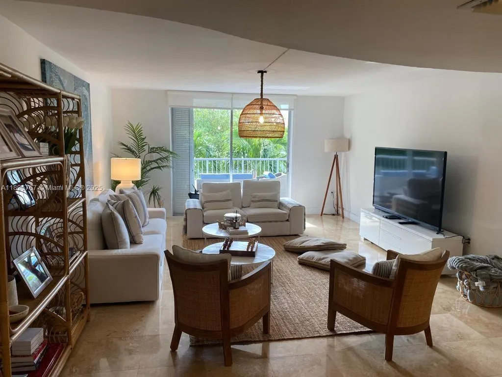 210 Sea View Dr, #312