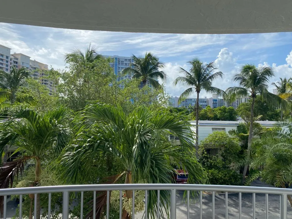 210 Sea View Dr, #312