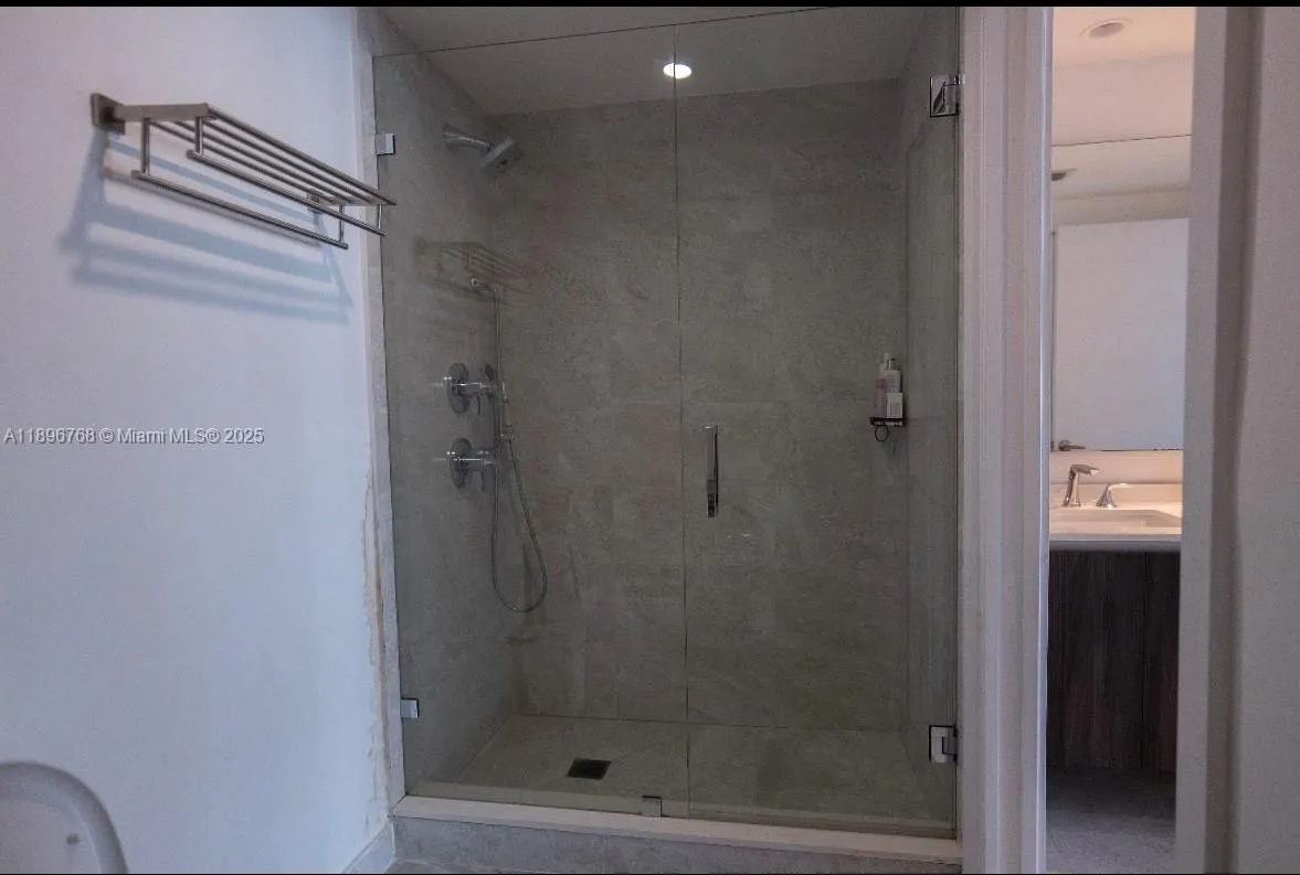 488 NE 18th St, #4509
