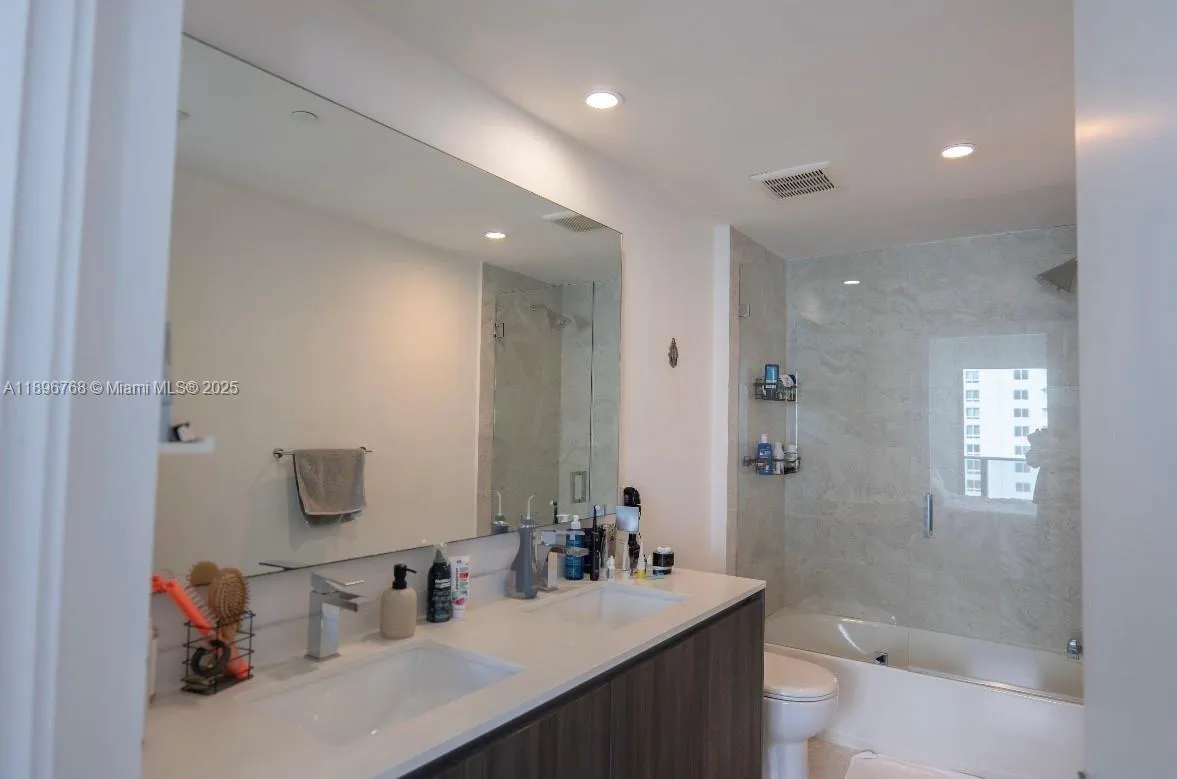 488 NE 18th St, #4509