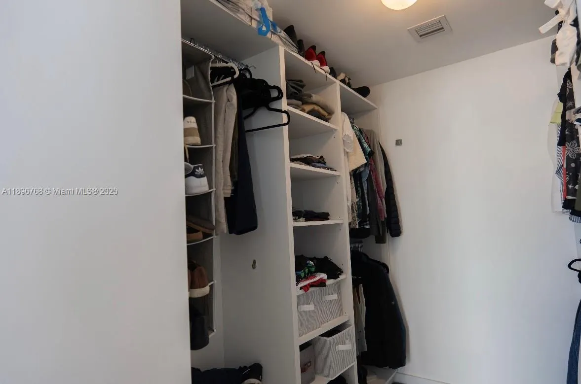 488 NE 18th St, #4509