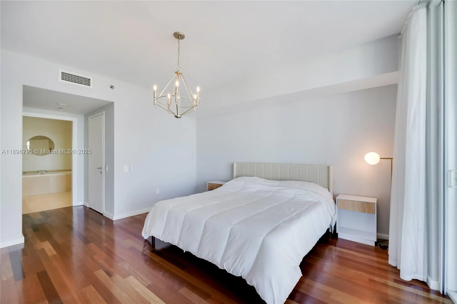 450 Alton Rd, #906