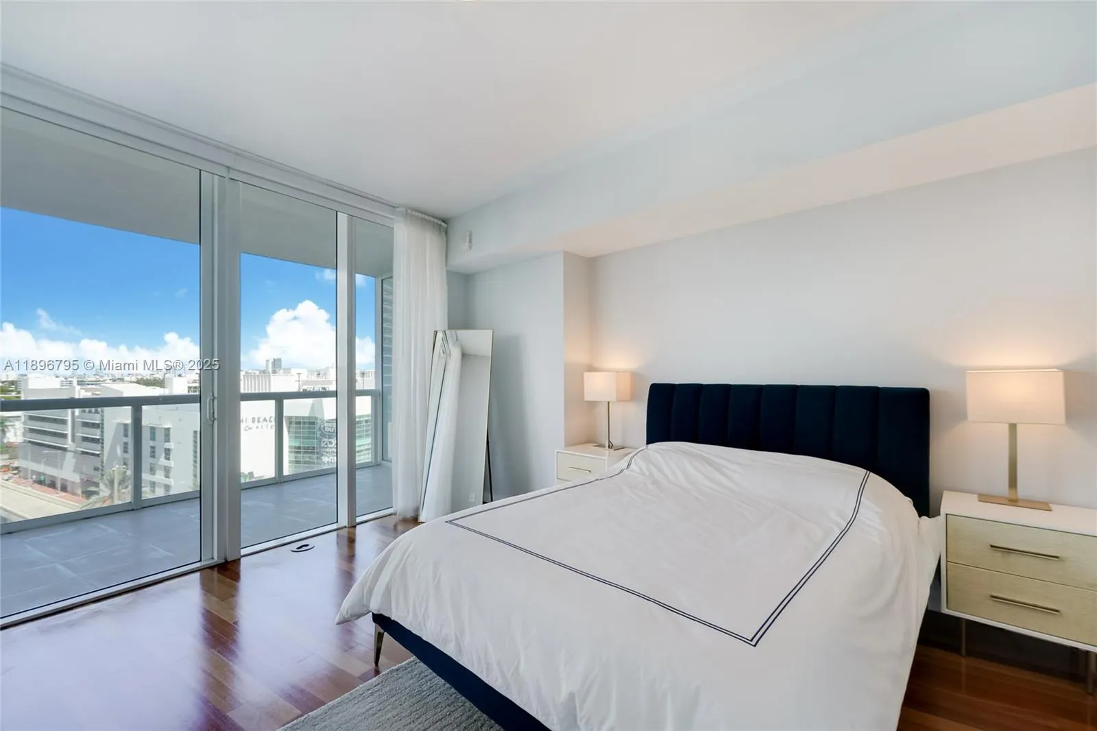 450 Alton Rd, #906
