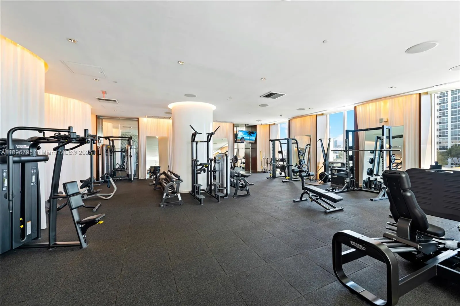 450 Alton Rd, #906