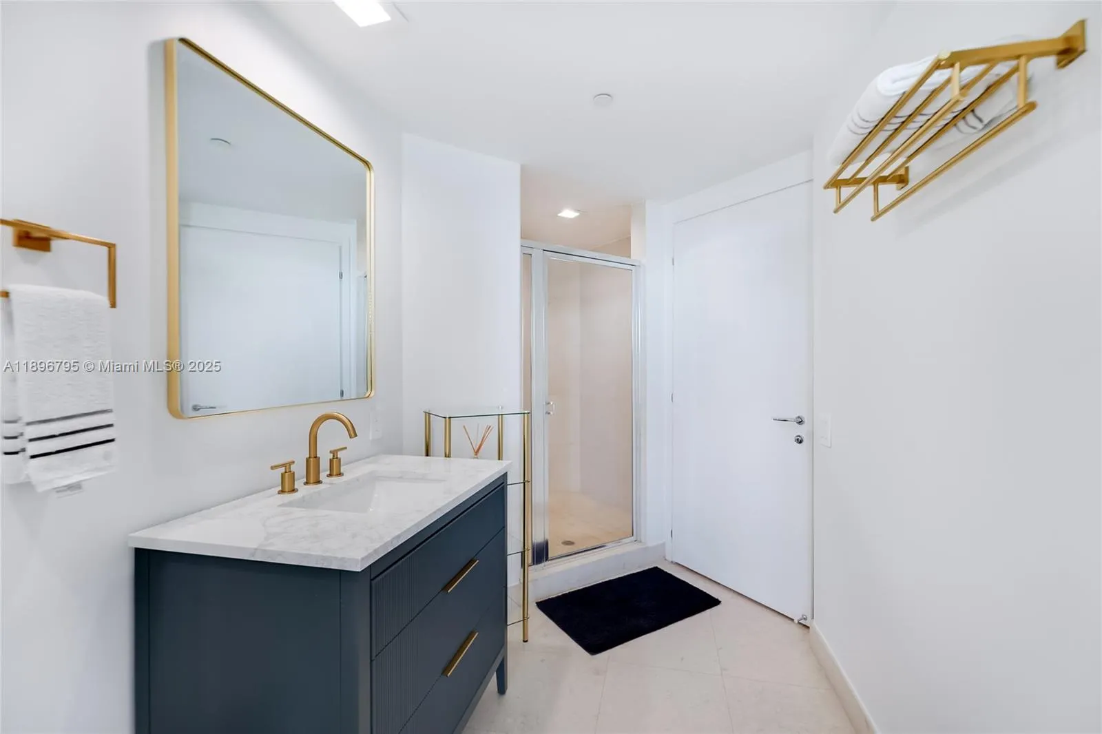 450 Alton Rd, #906
