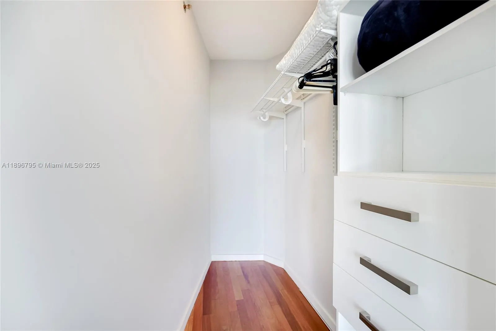 450 Alton Rd, #906