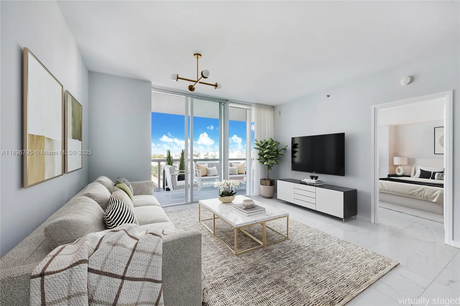 450 Alton Rd, #906