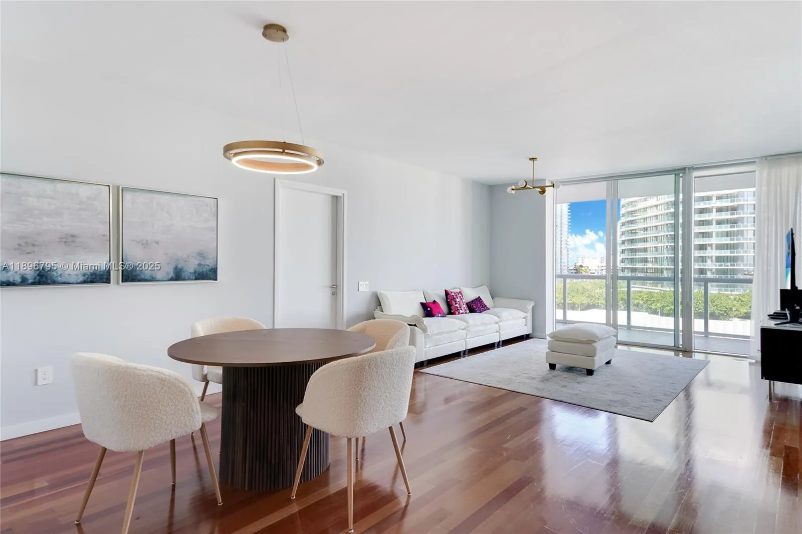 450 Alton Rd, #906