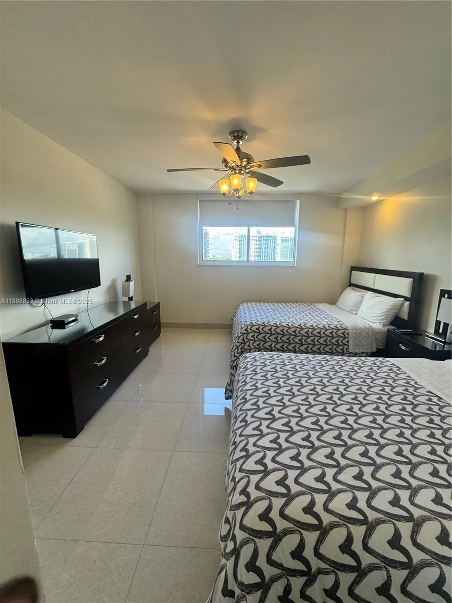 19370 Collins Ave, #1520