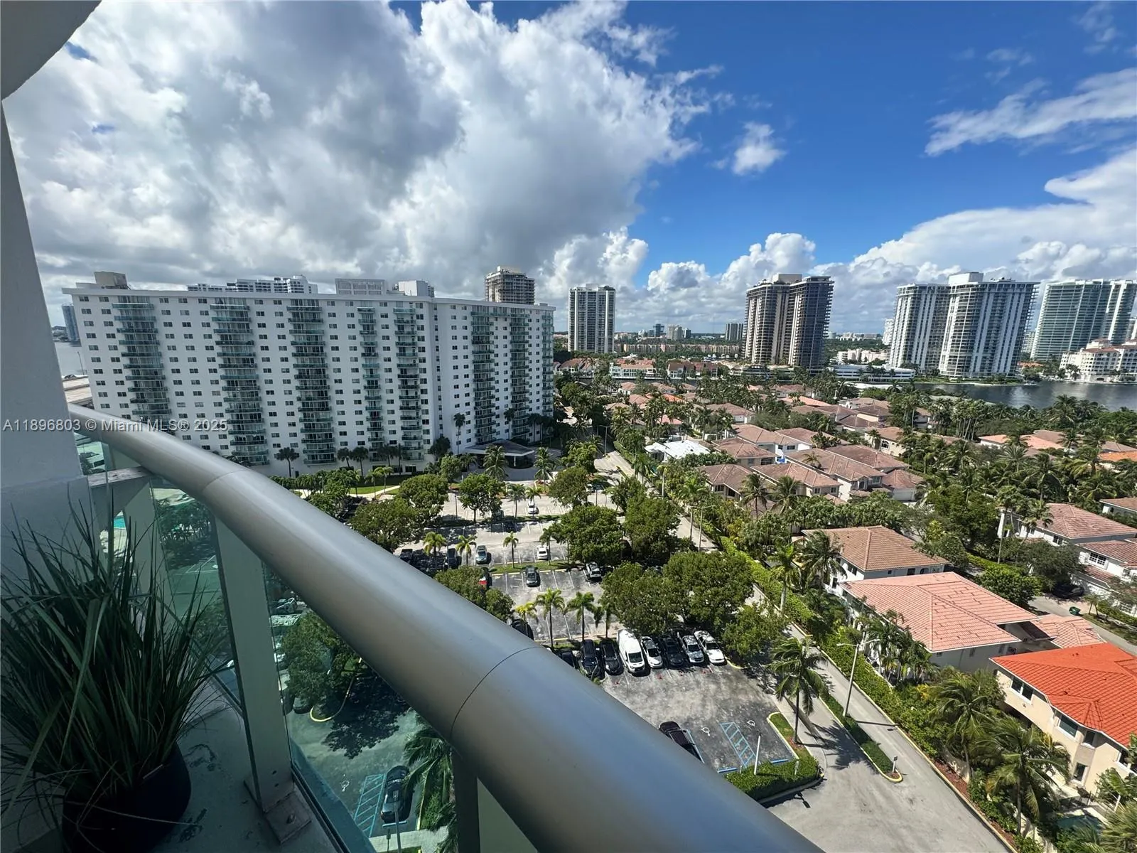 19370 Collins Ave, #1520