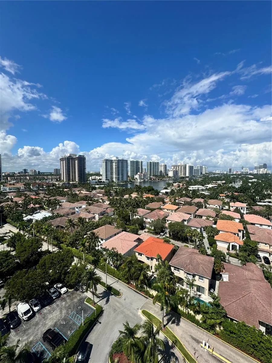 19370 Collins Ave, #1520