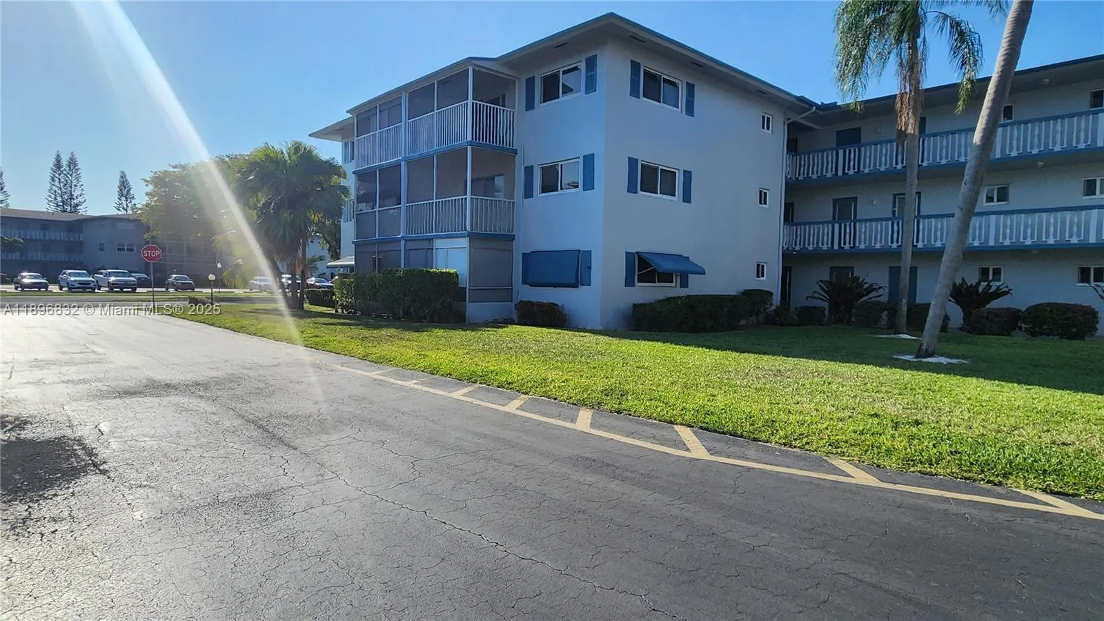 981 Hillcrest Ct, #114