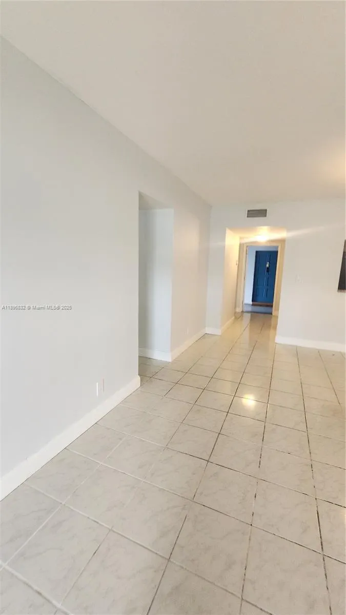 981 Hillcrest Ct, #114