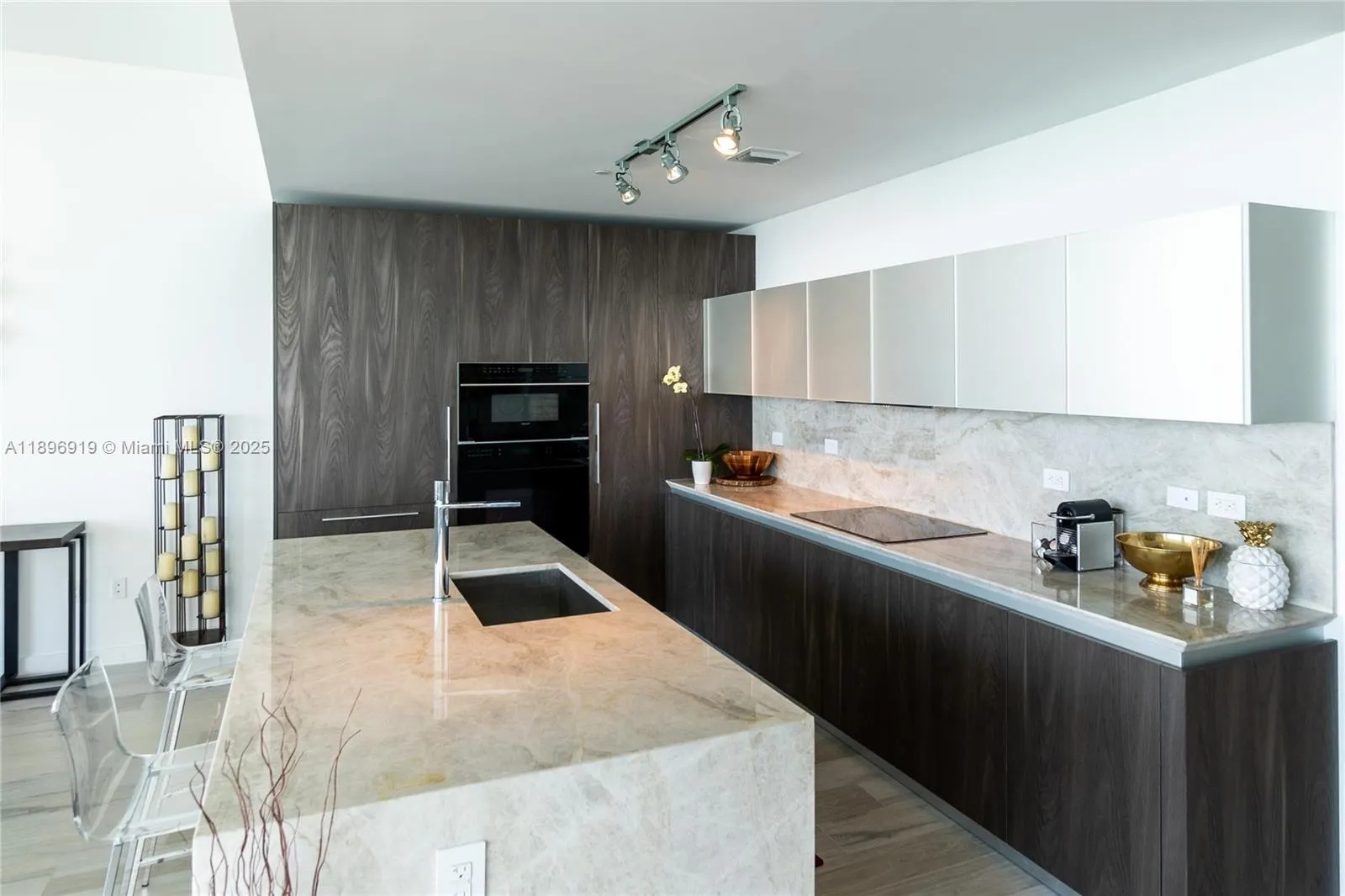 3131 NE 7th Ave, #PH4903