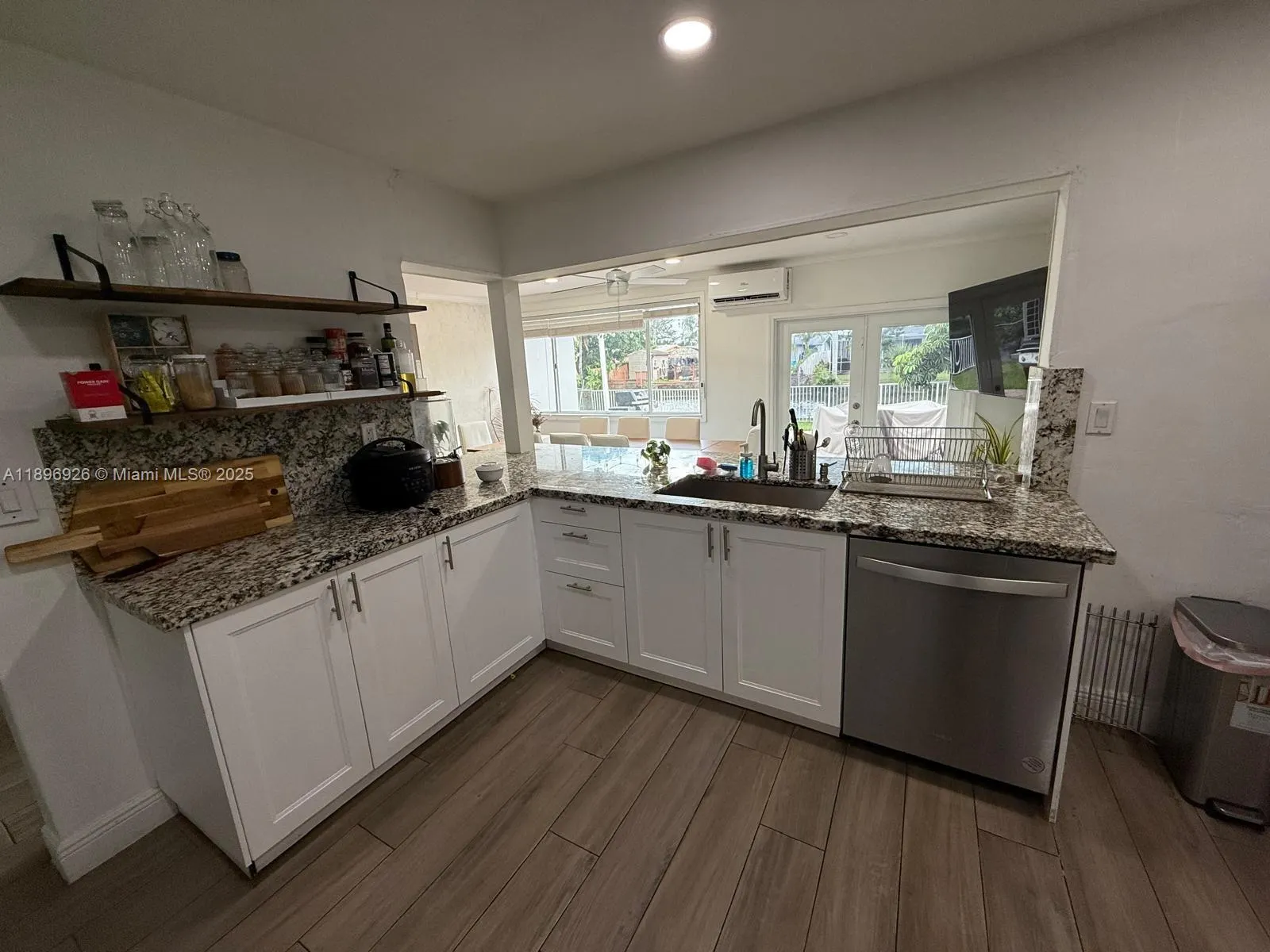 8600 NW 27th Pl