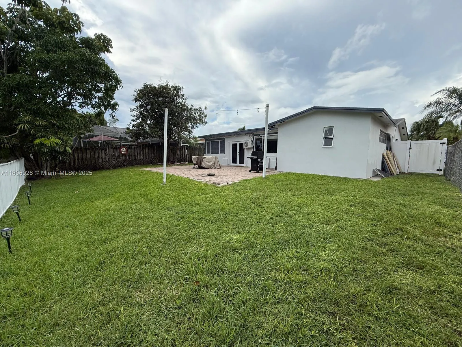 8600 NW 27th Pl