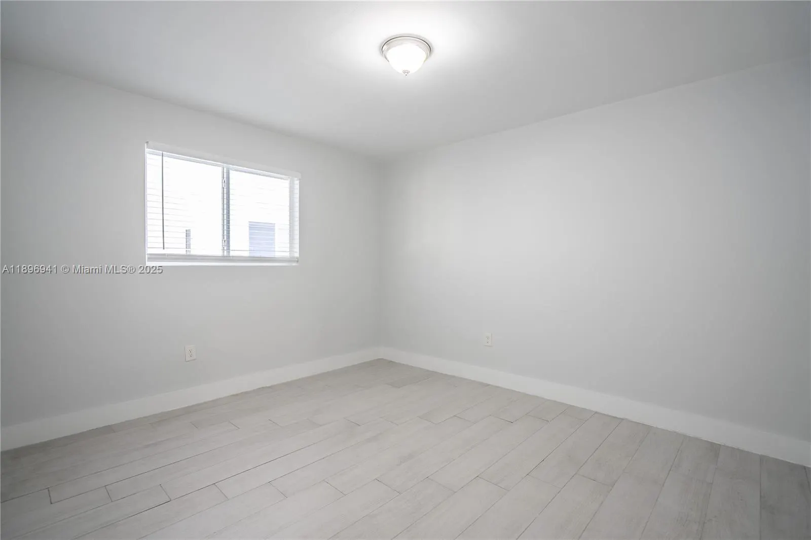 465 NE 59th St, #26