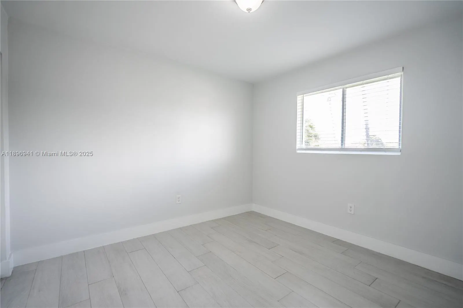 465 NE 59th St, #26