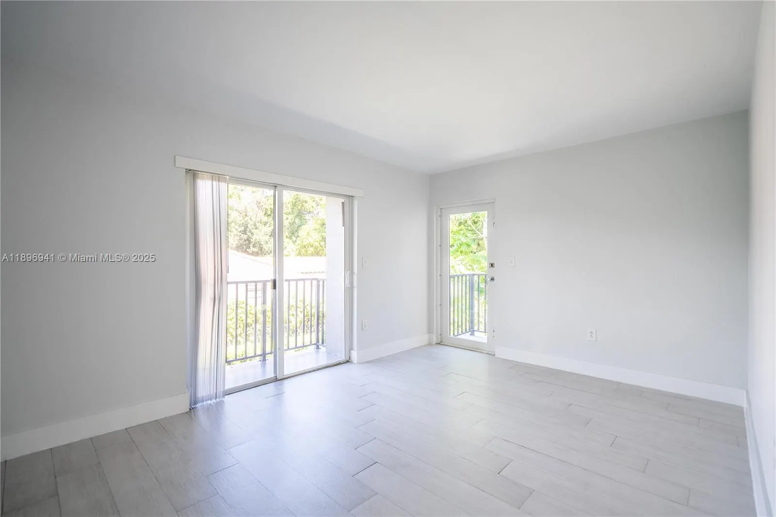 465 NE 59th St, #26