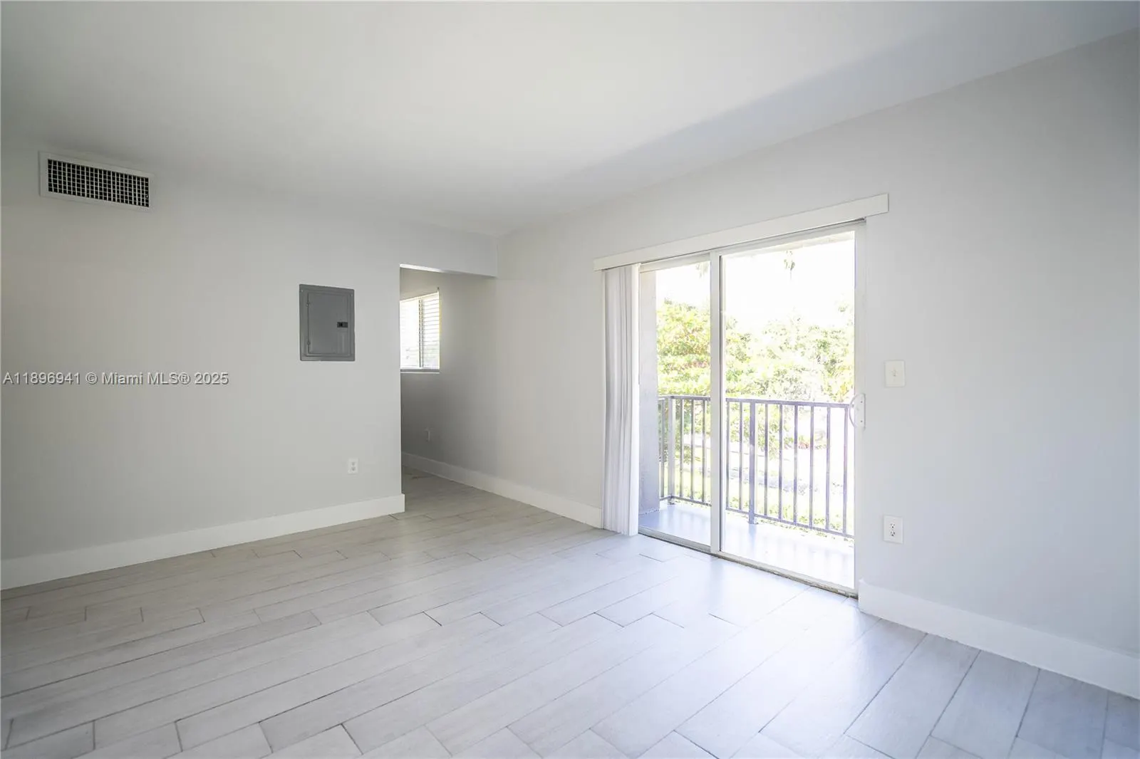 465 NE 59th St, #26
