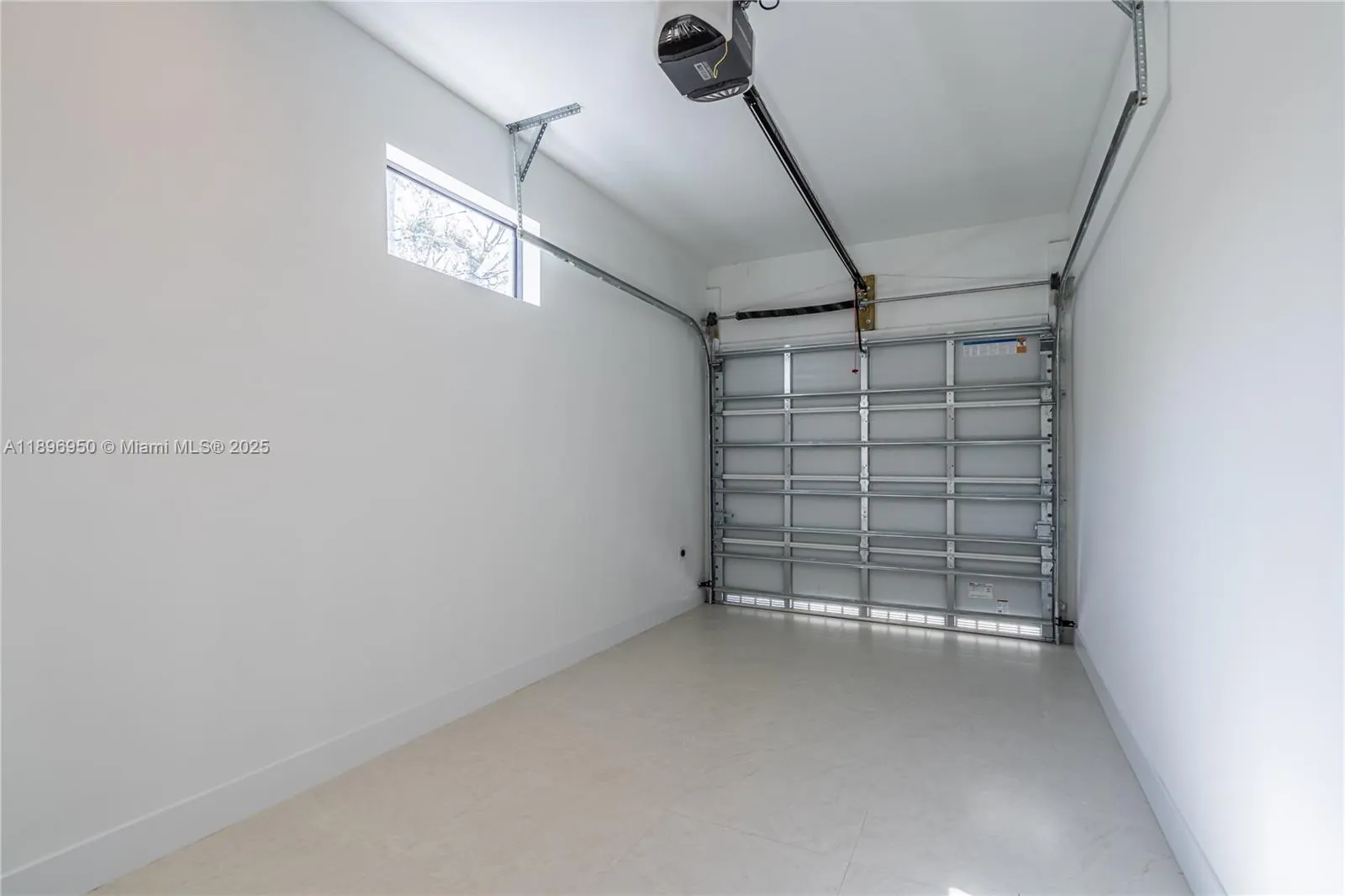 2909 SW 27th Ter