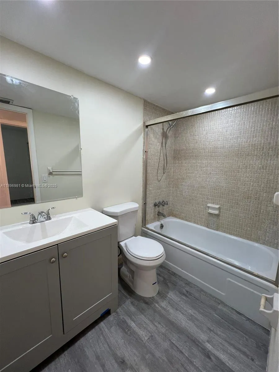 1701 NW 46th Ave, #102