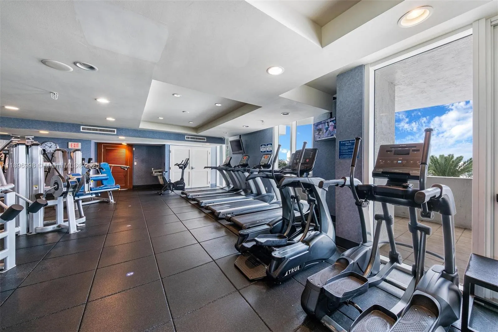 7918 Harbor Island Dr, #207