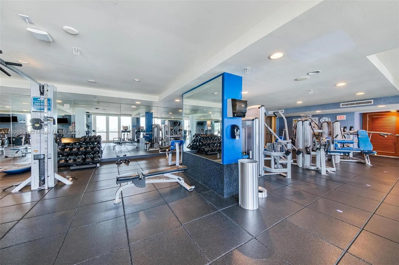 7918 Harbor Island Dr, #207