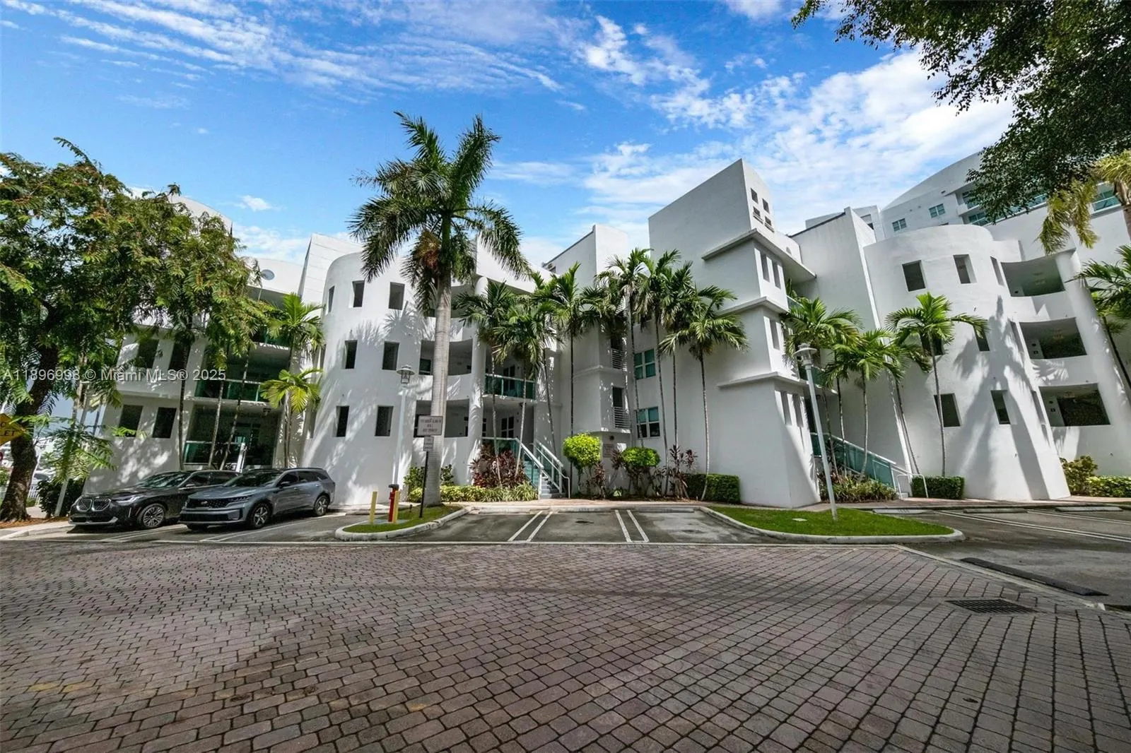 7918 Harbor Island Dr, #207