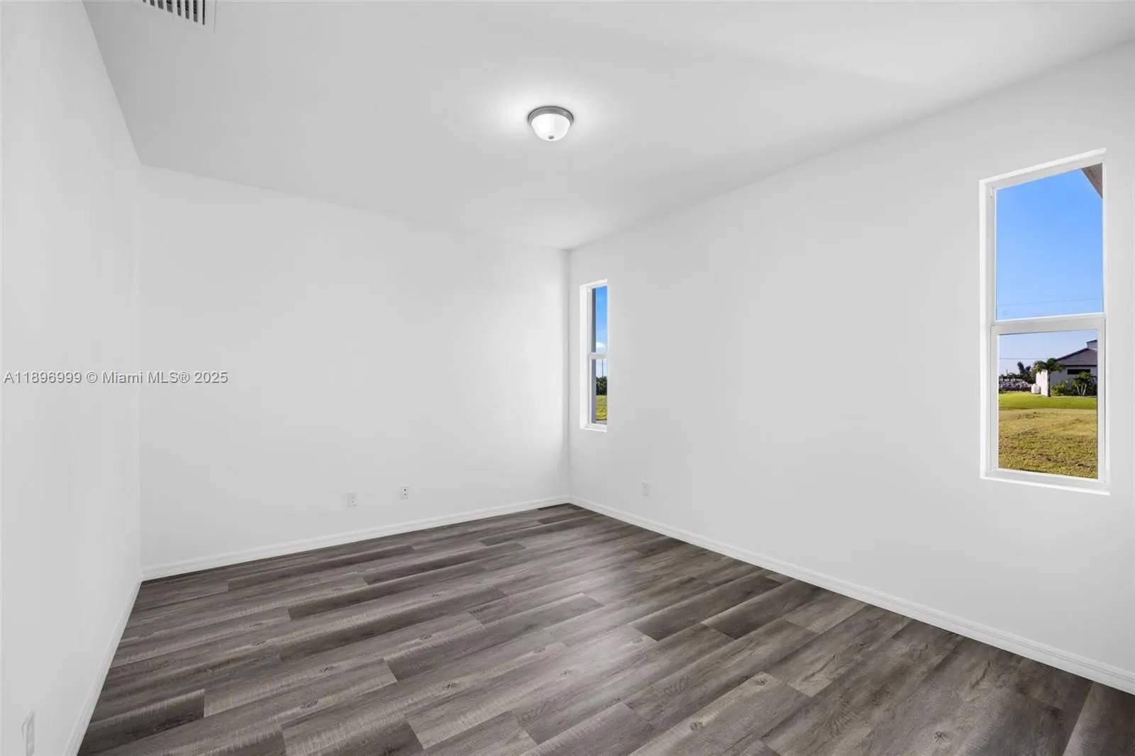 2518 NW 10TH TER