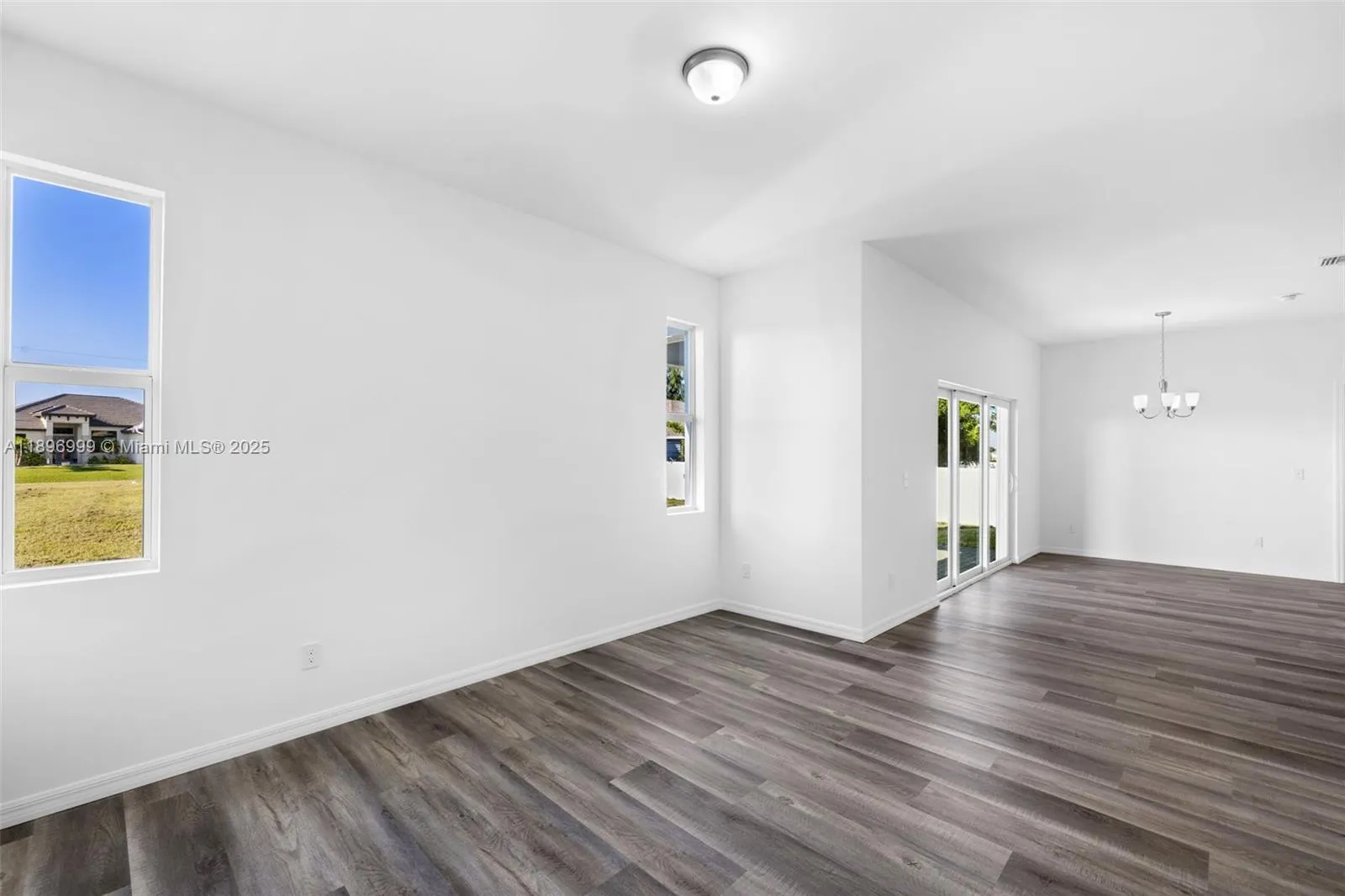 2518 NW 10TH TER