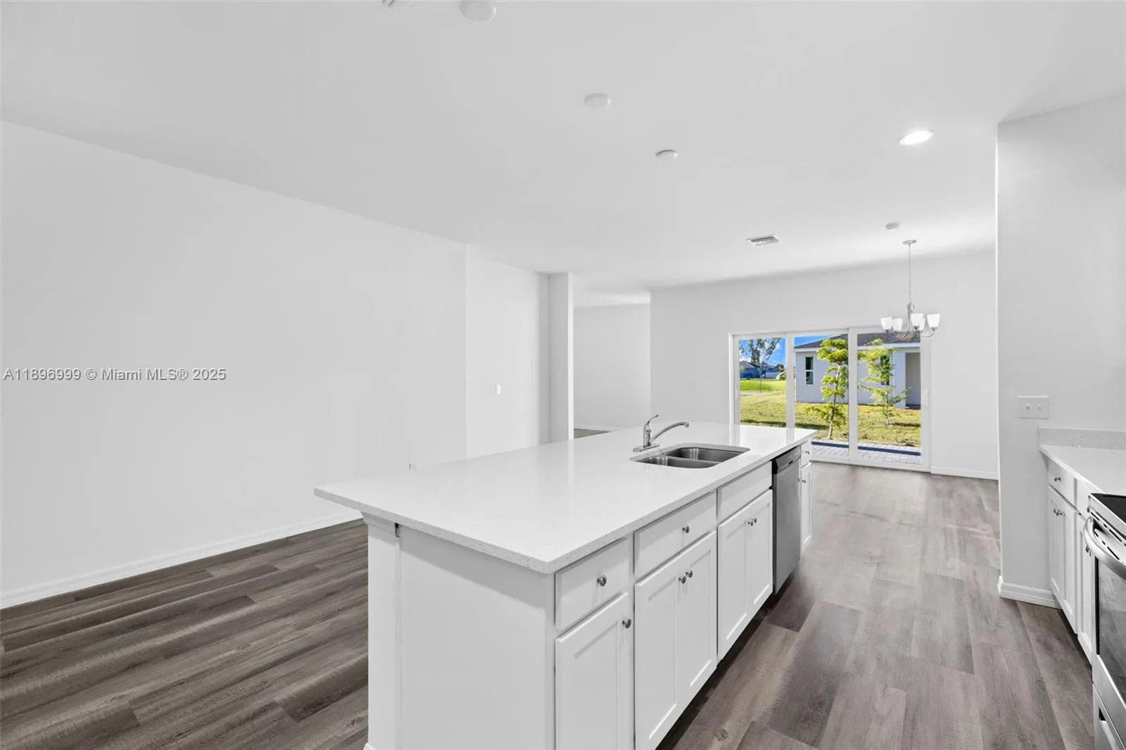 2518 NW 10TH TER
