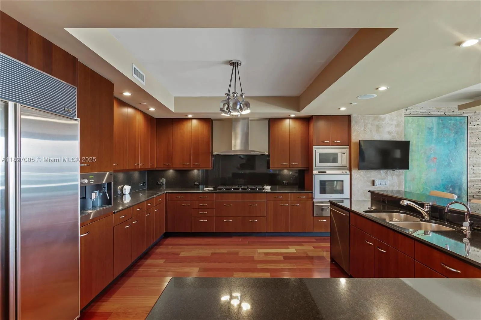 6000 Island Blvd, #2507