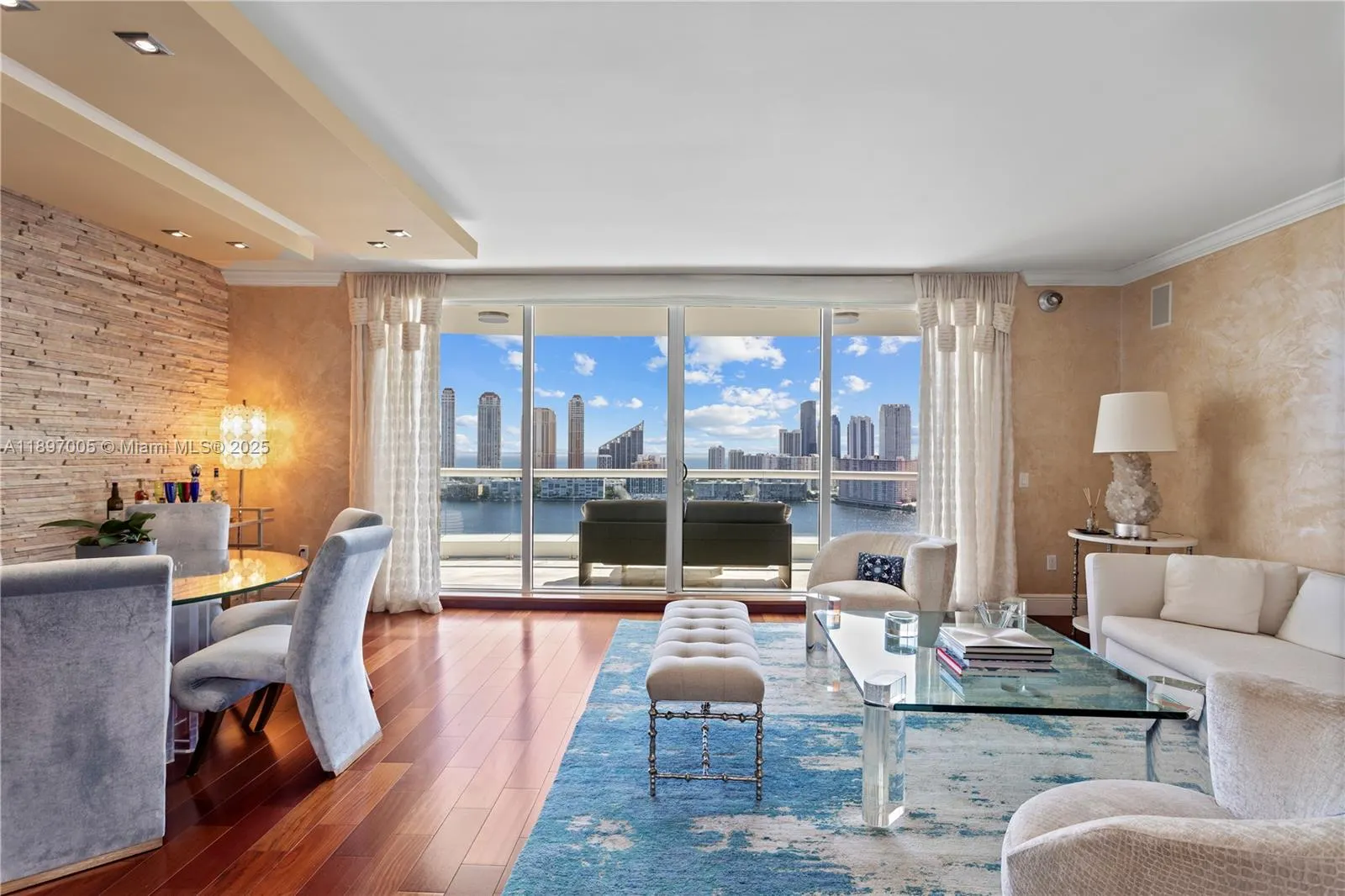 6000 Island Blvd, #2507