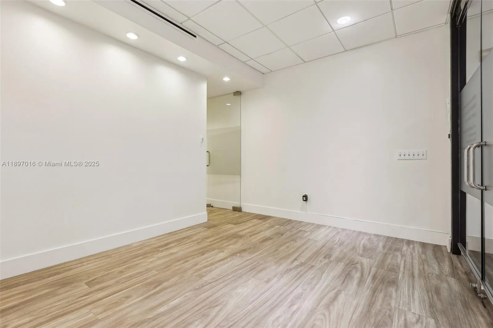 1200 Brickell Ave, #520A-D