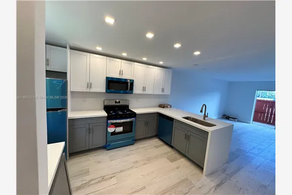 8600 SW 67th Ave, #906