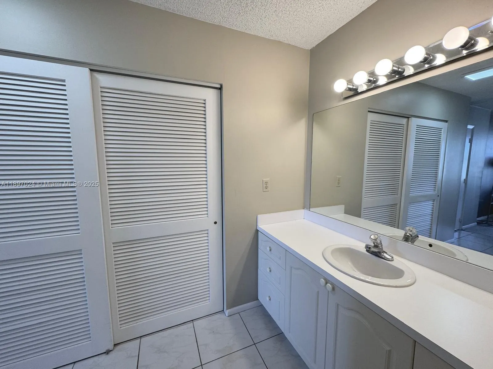 3800 S Ocean Dr, #604