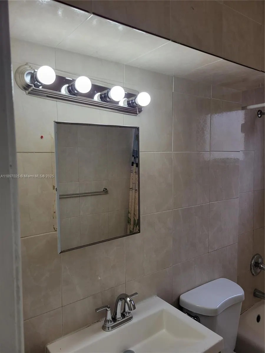 7101 NW 24th St, #-