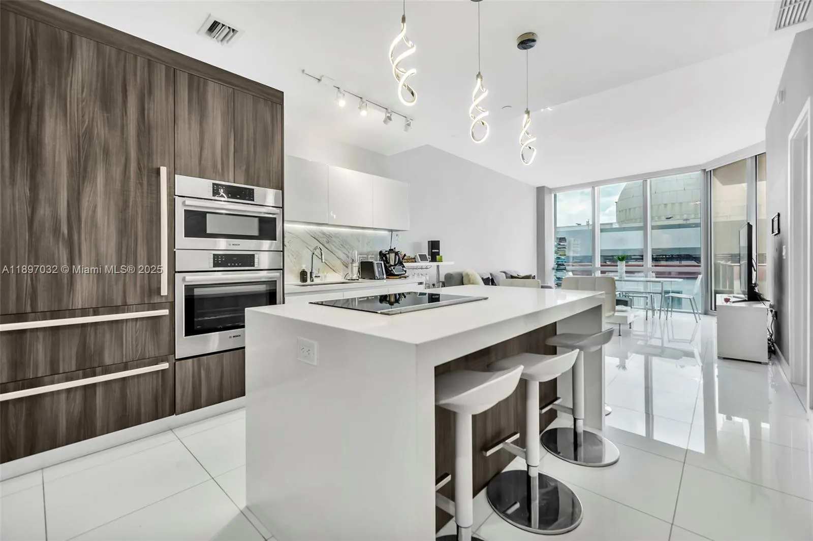 851 NE 1st Ave, #806