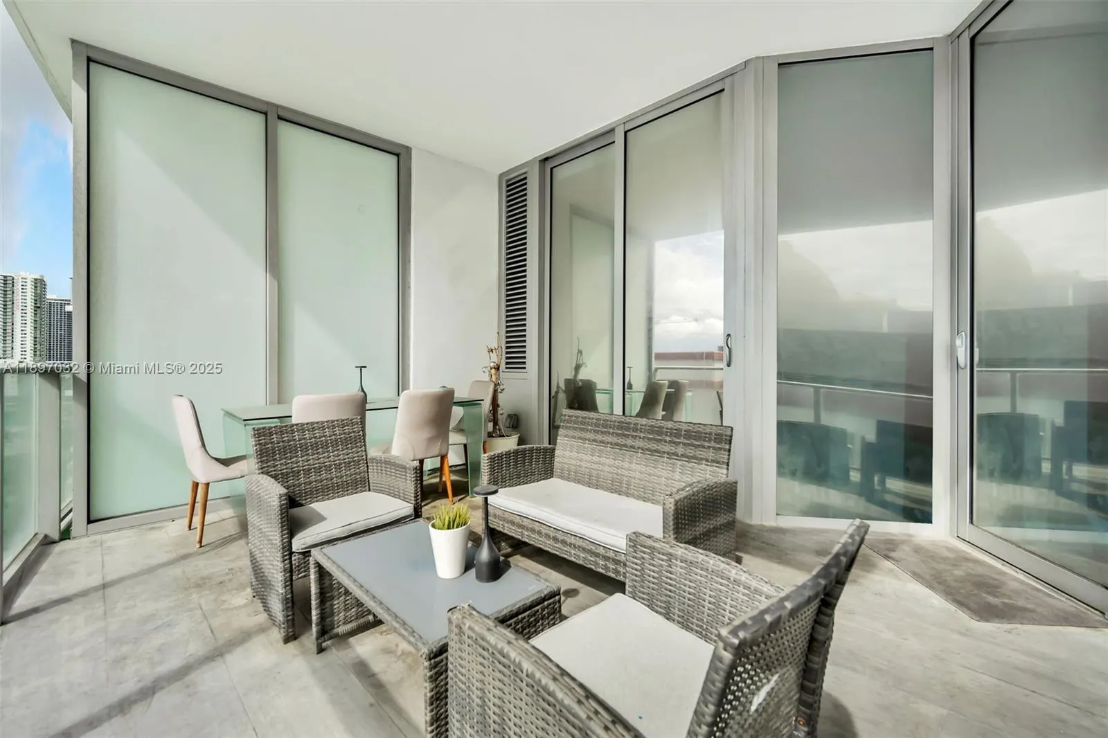 851 NE 1st Ave, #806
