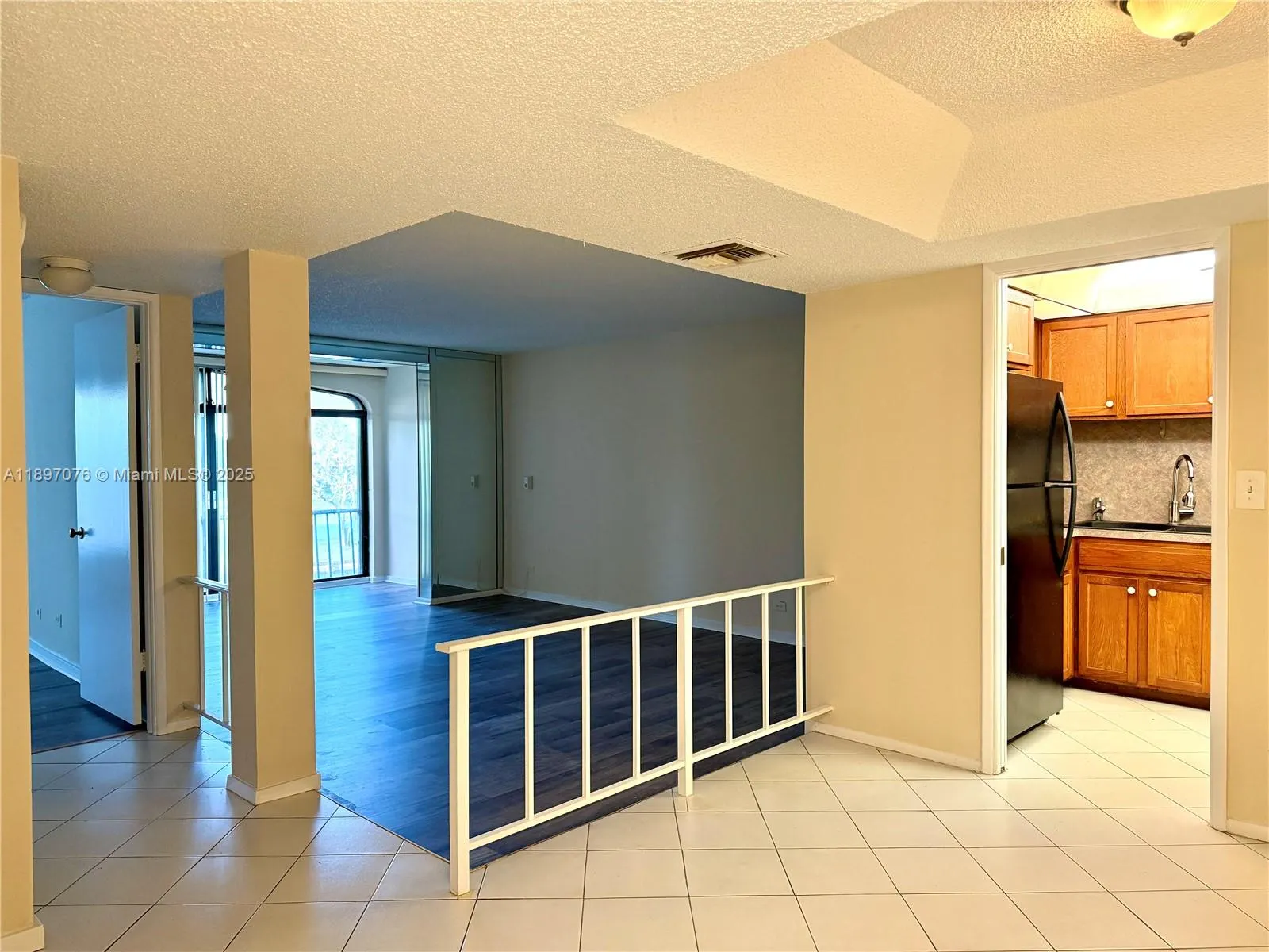 3760 Inverrary Dr, #3D