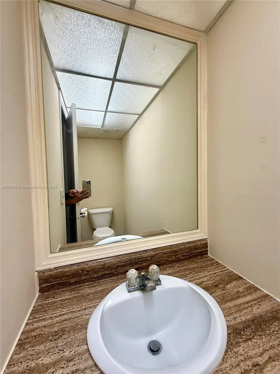 3760 Inverrary Dr, #3D