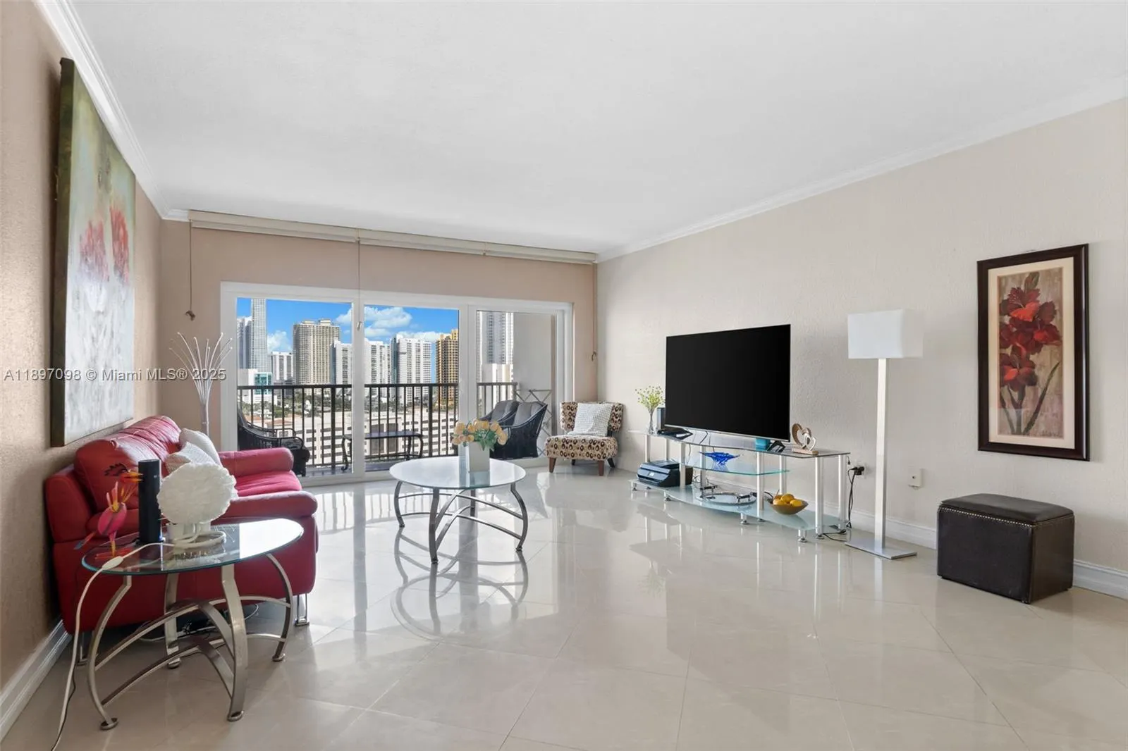 300 Bayview Dr, #1707