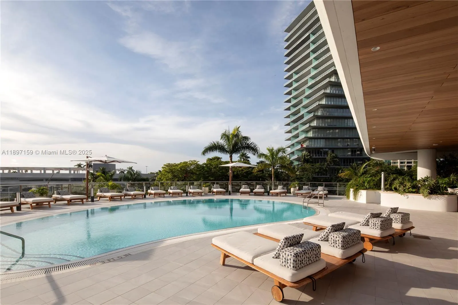 2655 S Bayshore Dr, #1406