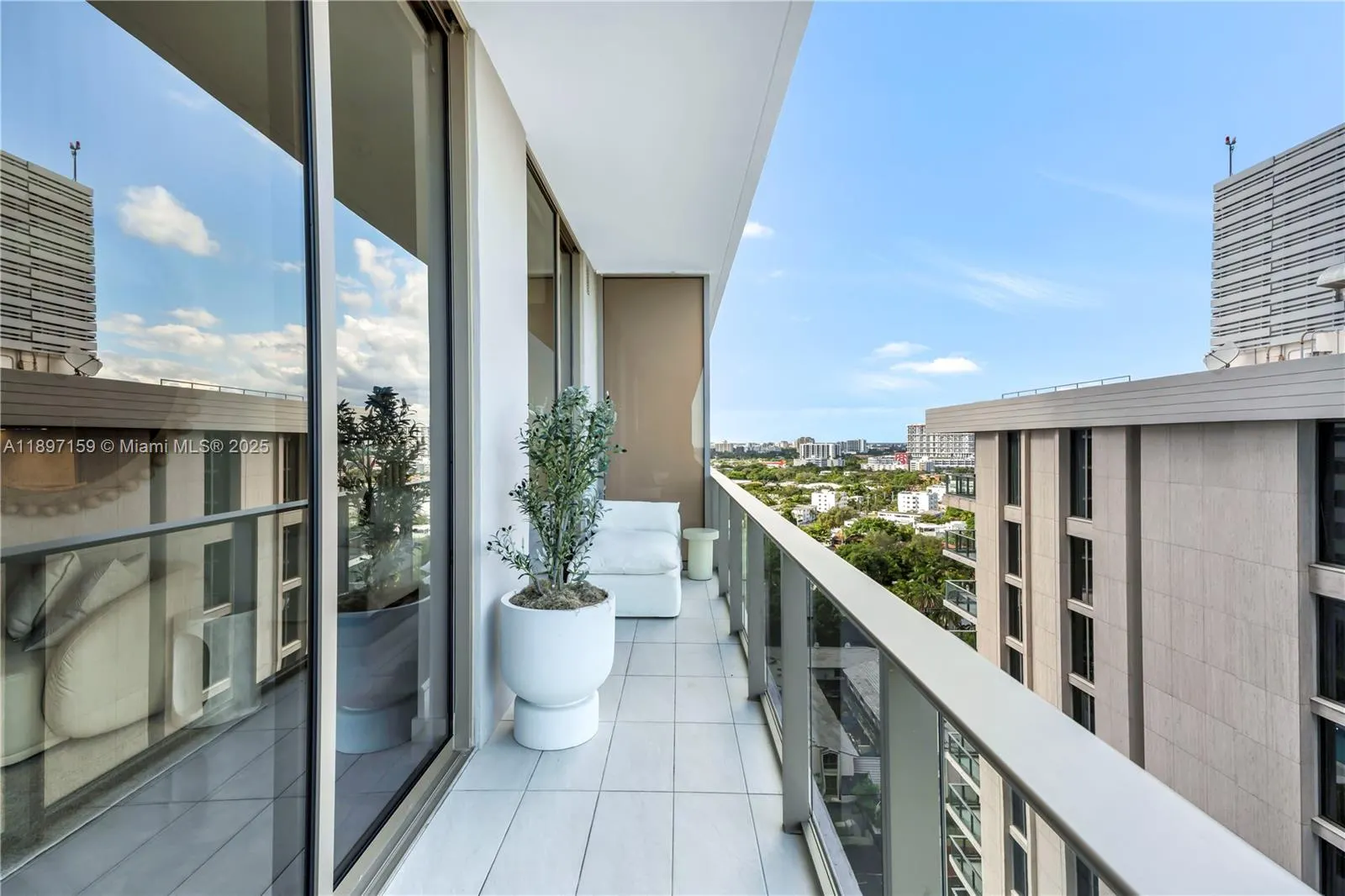 2655 S Bayshore Dr, #1406