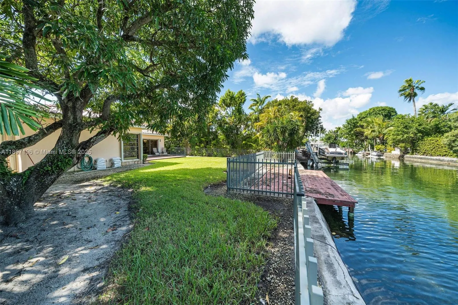 1855 Daytonia Rd